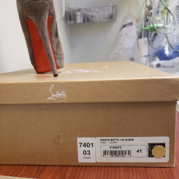 Boots - Picture 2 of 4